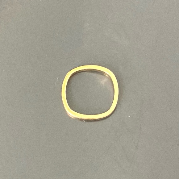 Last Chance! 18k Gold Ring - Picture 4 of 4